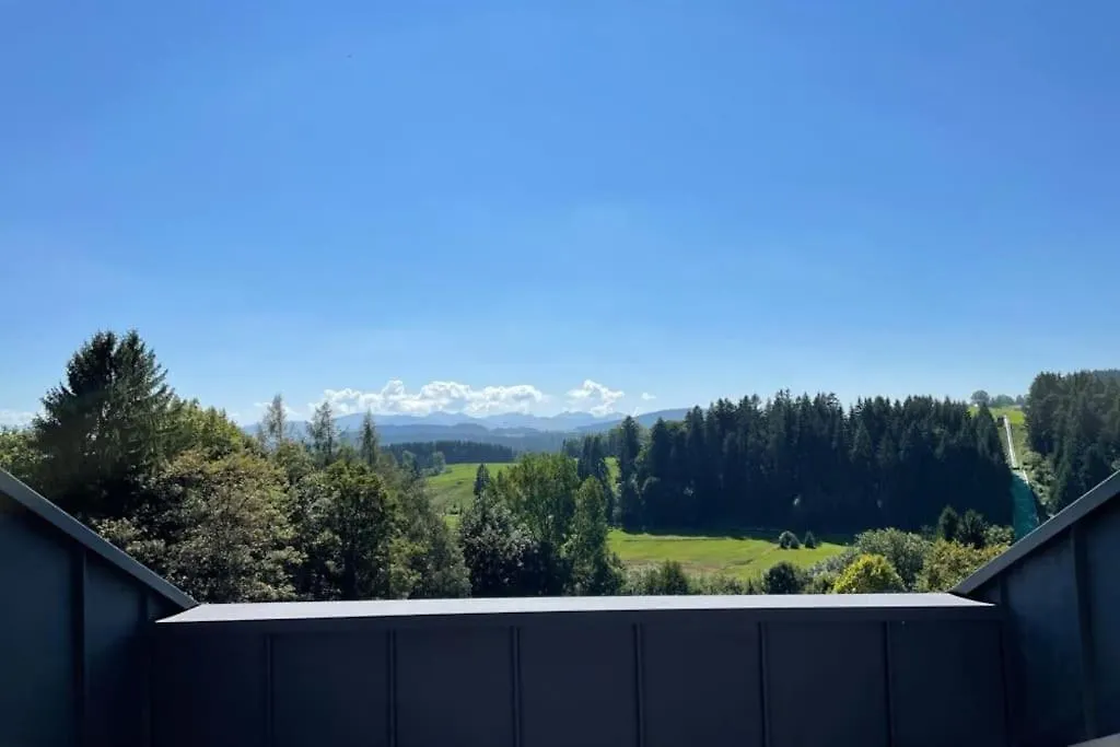 Traumhafter Bergblick Im Allgaeuer Luftkurort Buchenberg